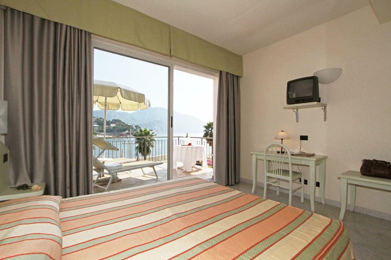 Hotel Elena เรคโค ภายนอก รูปภาพ