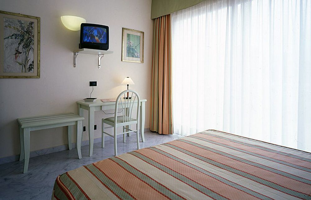Hotel Elena เรคโค ภายนอก รูปภาพ